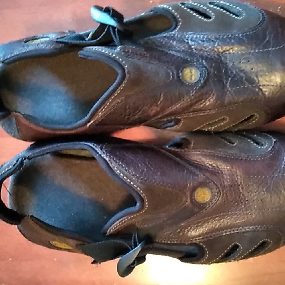 Shoes - Picture 3 of 5